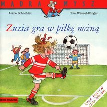 Zuzia gra w piłkę nożną
